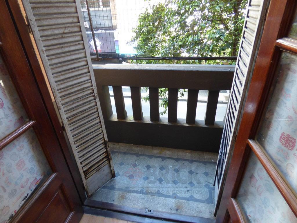 Foto de PISO T/CASA S/EXP EN PASTEUR AL 400 - FRENTE APTO PROF 2 BCONES T/A, imagen 2