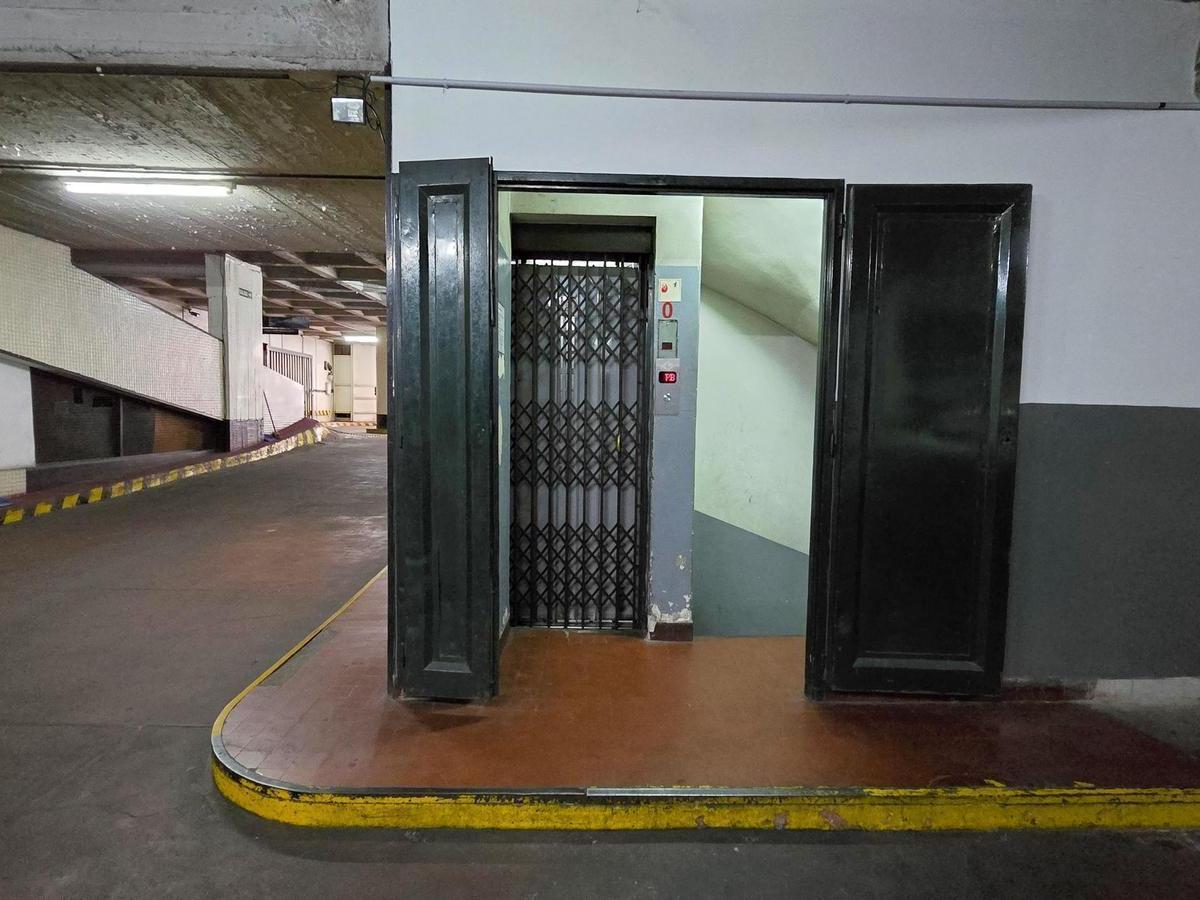 COCHERA FIJA CUBIERTA EN MARCELO T. DE ALVEAR AL 1200 - 15 M2 VIGILANCIA LAS 24 HORAS