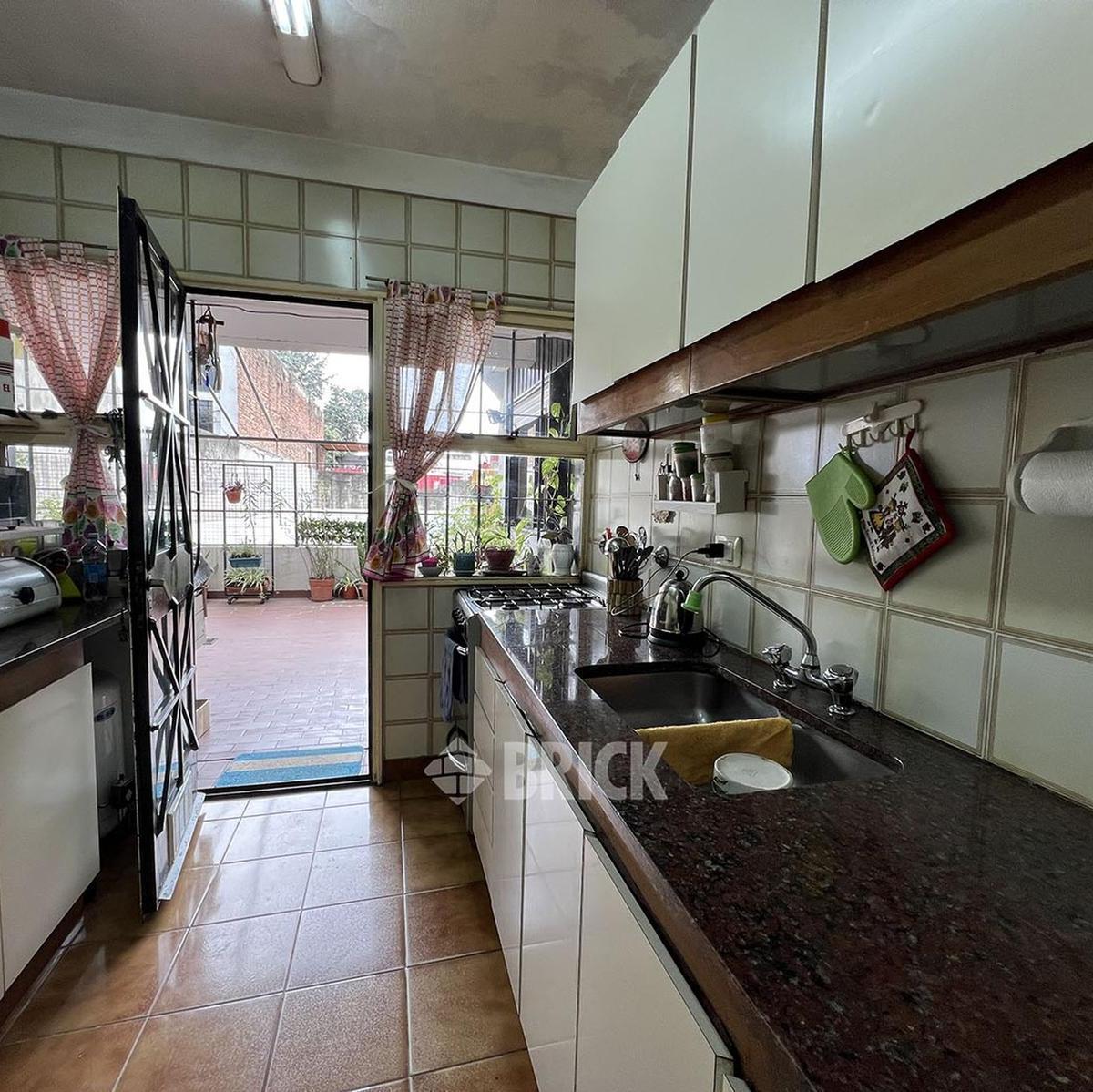 Semip C/dep en Av Boyaca Al 500 - 141 m² Cochera Baulera Tza Balcon T/sol D/entrada 2