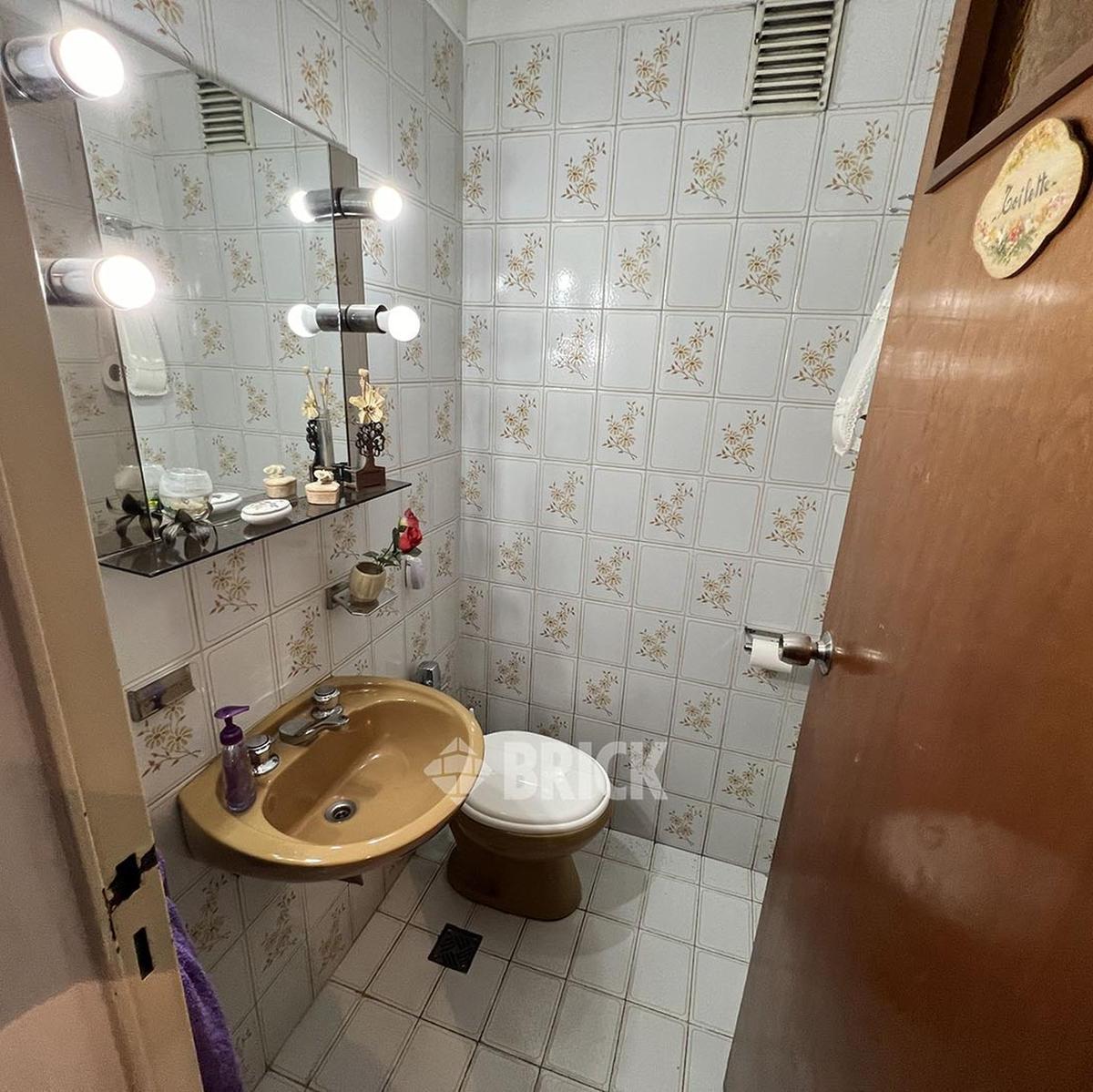 Semip C/dep en Av Boyaca Al 500 - 141 m² Cochera Baulera Tza Balcon T/sol D/entrada 5