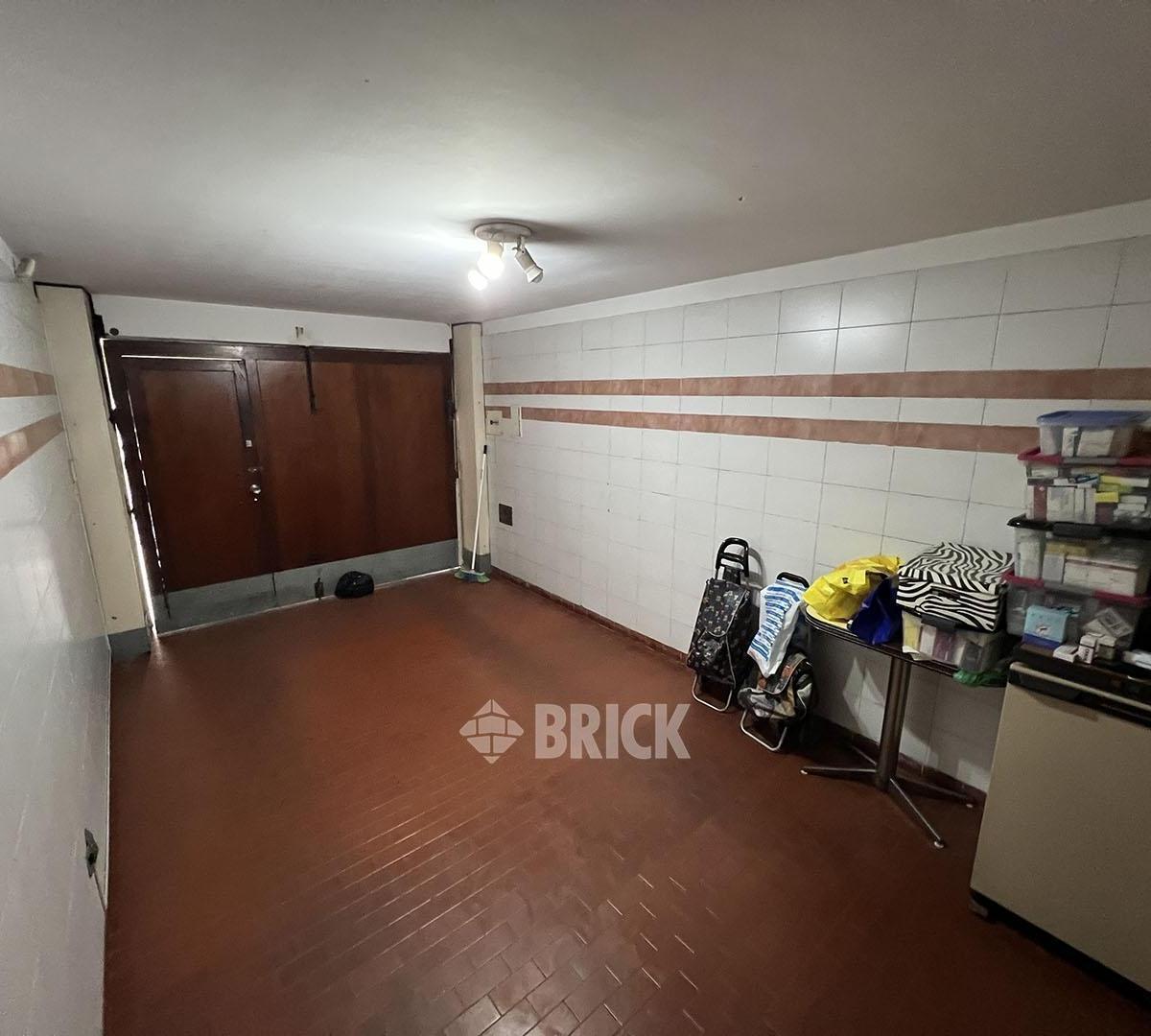 Foto de CASA EN RAFAELA AL 3700 - 265 M2 CUB GARAGE PLAYROOM TERRAZA, imagen 2