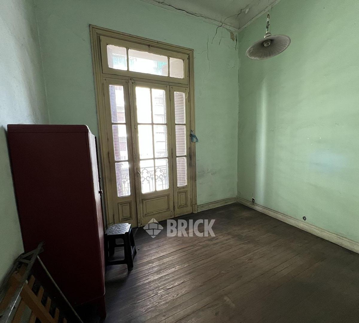 Piso C/dep en Rivadavia Al 7000 - Frente Apto Prof 2 Suites 5