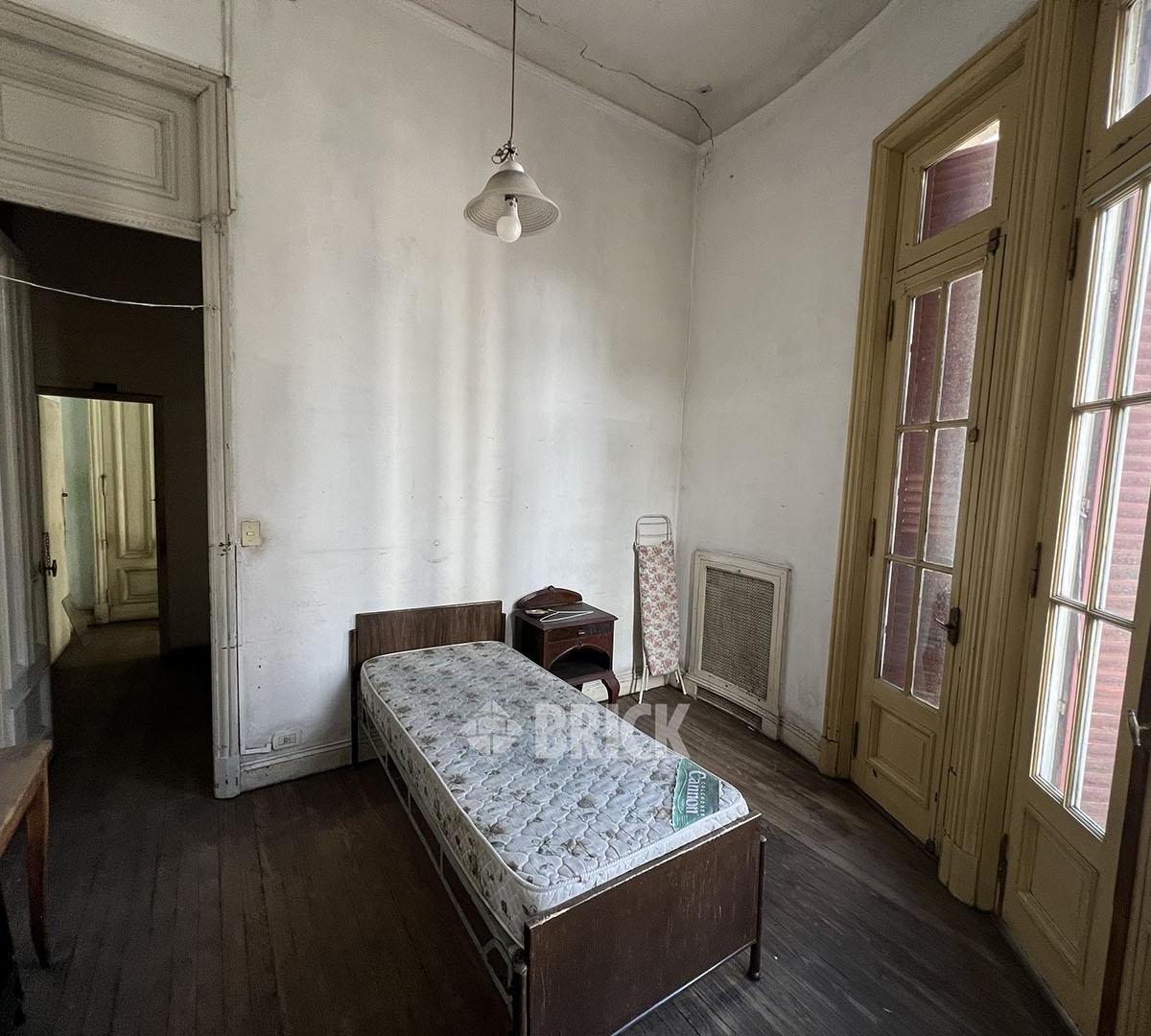Piso C/dep en Rivadavia Al 7000 - Frente Apto Prof 2 Suites 1