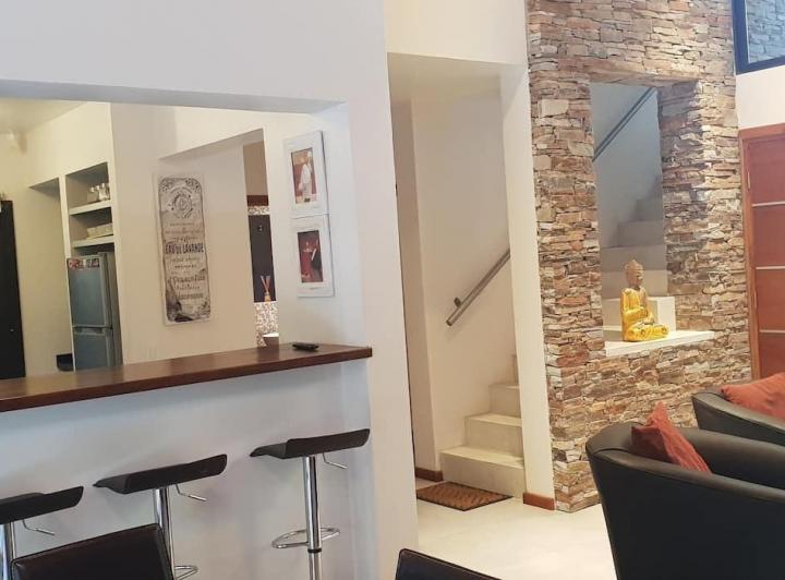 HERMOSA CASA EN SANTOS VEGA Y DE LAS ARTES - COCHERA QUINCHO CON DECK SUITE CON HIDRO 2