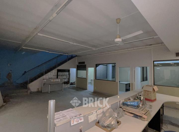 Foto de SUIPACHA Y CORRIENTES - ESPECTACULAR LOCAL EN GALERIA RICHMOND 615 M2, imagen 4