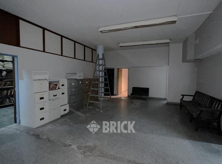 SUIPACHA Y CORRIENTES - ESPECTACULAR LOCAL EN GALERIA RICHMOND 615 M2 TOTALES