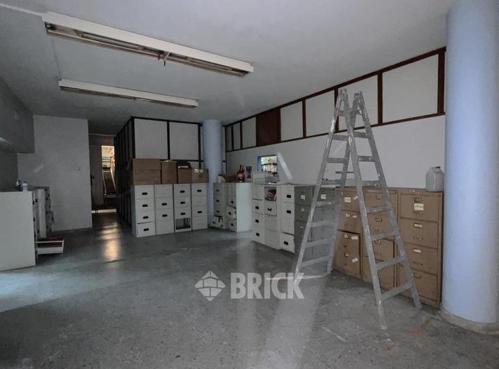 SUIPACHA Y CORRIENTES - ESPECTACULAR LOCAL EN GALERIA RICHMOND 615 M2 TOTALES