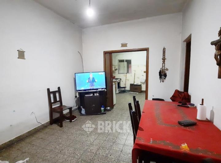 CASA EN LOTE DE 8.66X17.32 MTS EN TUYUTI AL 3100 - 150 M2 TOT GRAN TZA PATIO - VALENTIN ALSINA 2