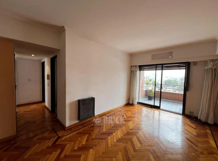 PISO EN AV. RIVADAVIA AL 7900 7° - FRENTE 73 M2 COCHERA 2 BAULERAS T/A NUEVO 2 BALCONES T/SOL 3