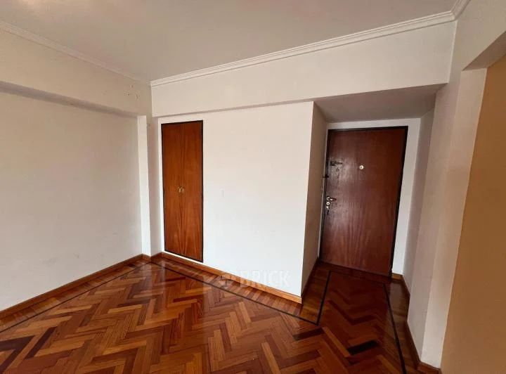 PISO EN AV. RIVADAVIA AL 7900 7° - FRENTE 73 M2 COCHERA 2 BAULERAS T/A NUEVO 2 BALCONES T/SOL 2