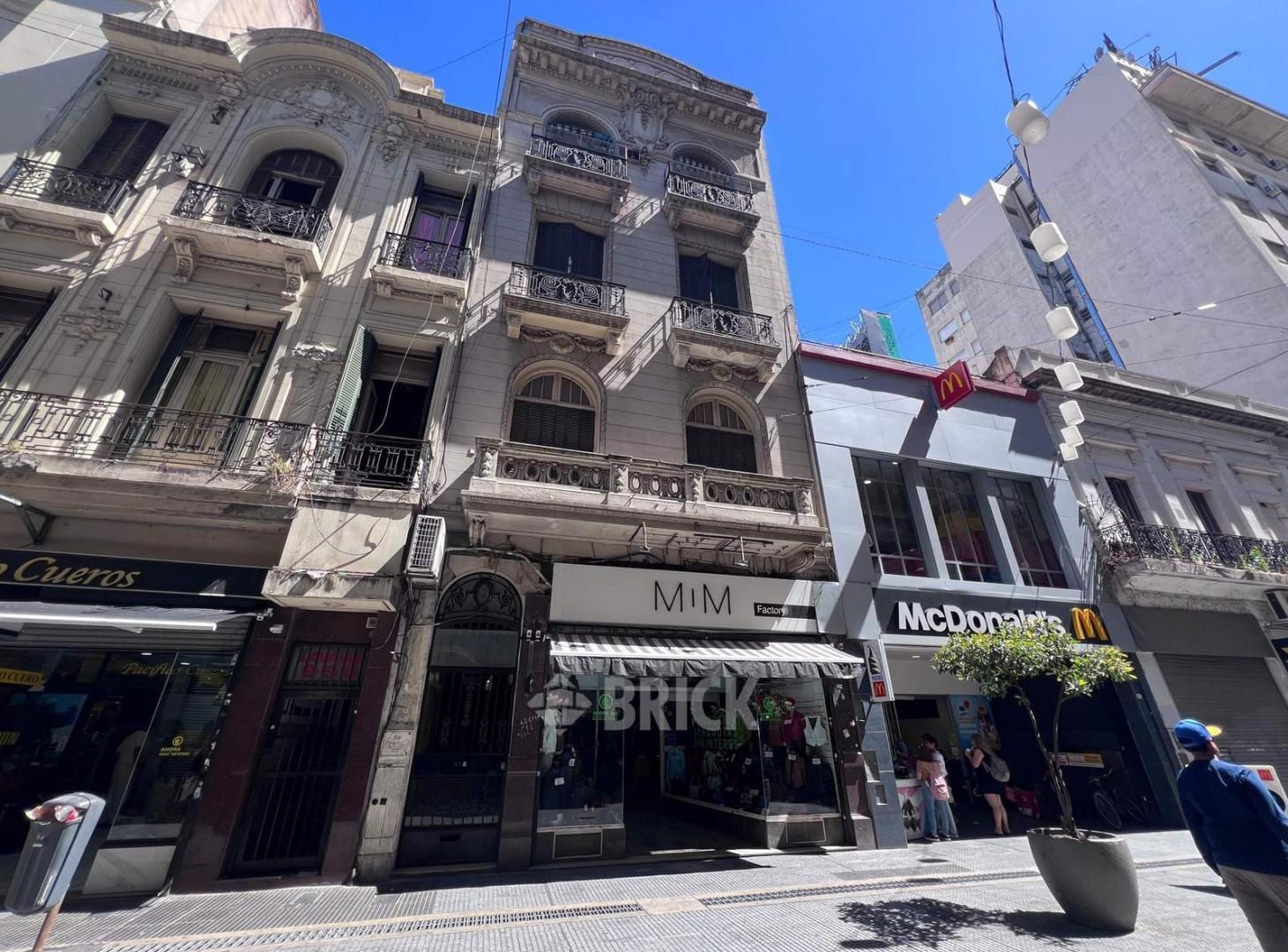 LAVALLE AL 900 - IMPECABLE CONTRAFRENTE 2 PATIOS DOBLE CIRCULACION 3 BAÑOS