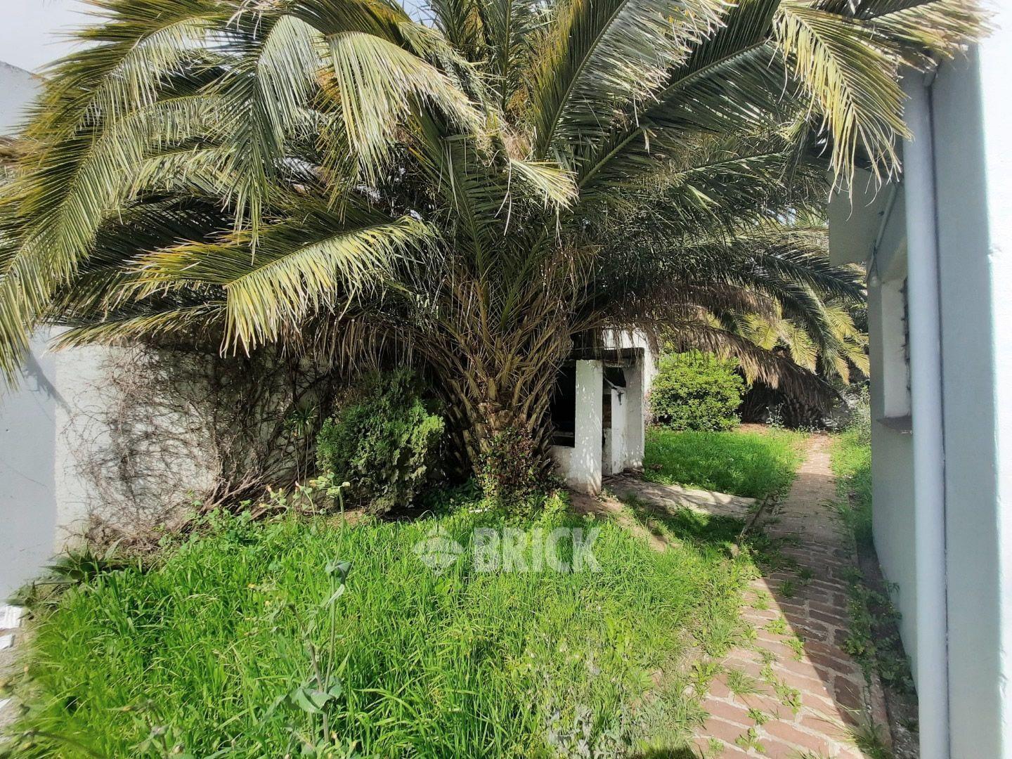 CASA EN ZAPIOLA AL 800 - 346 M2 ESPECT JARDIN PATIO PARRILLA QUINCHO