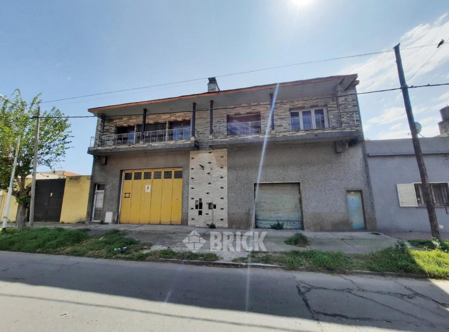 3 UNIDADES EN LOTE DE 17X26 MTS EN CNEL MENDEZ AL 1900 - 761 M2 DE EXISTENCIA