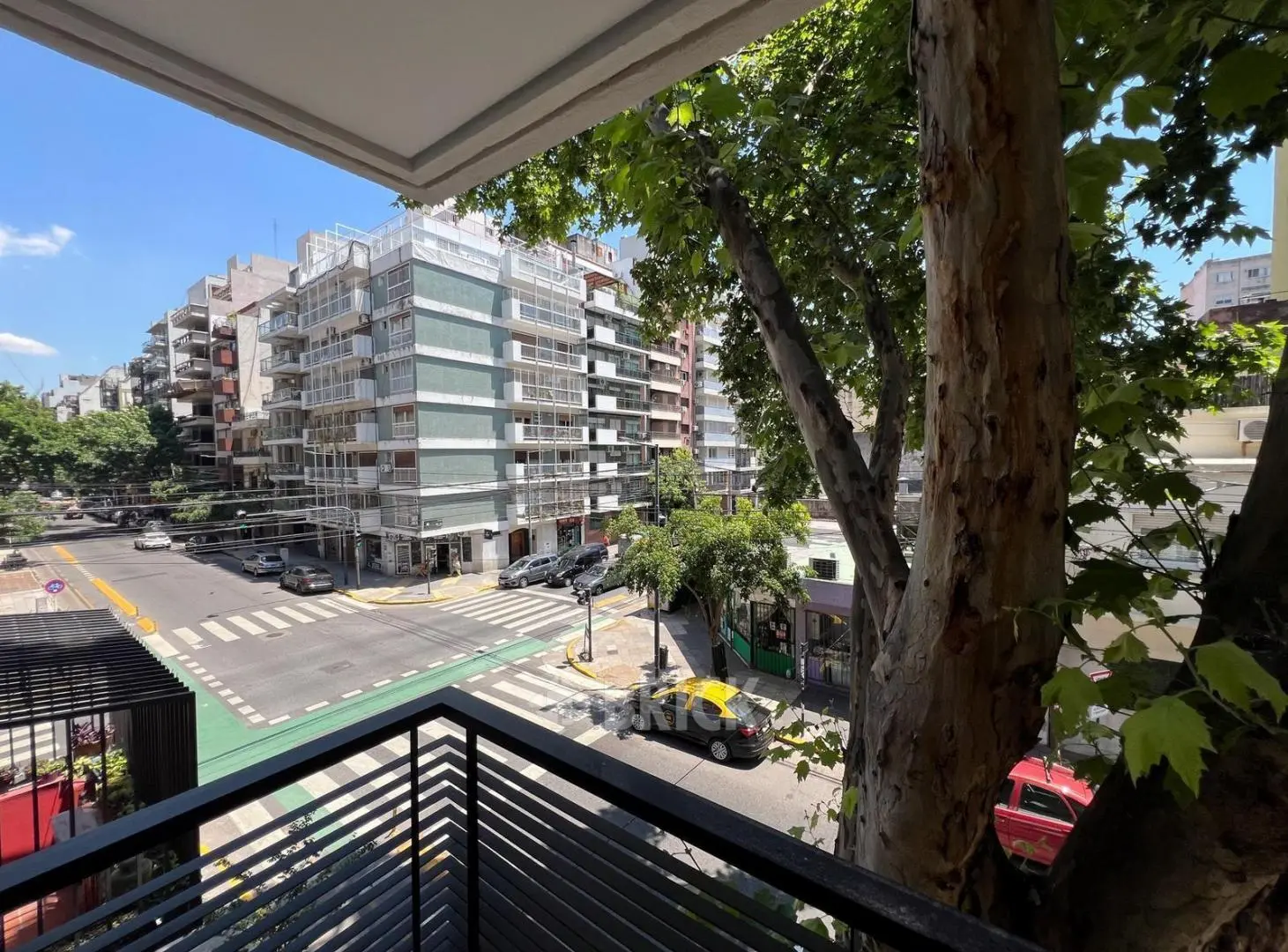A ESTRENAR SEMIP EN JULIAN ALVAREZ AL 700 - TODO AL FRENTE BALCON TODO SOL AMPLIO LIVING 5