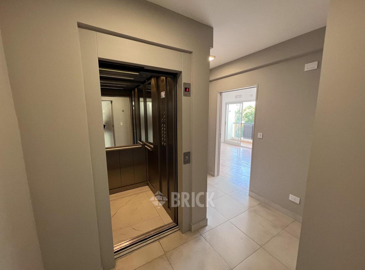 A ESTRENAR SEMIP EN JULIAN ALVAREZ AL 700 - TODO AL FRENTE BALCON TODO SOL AMPLIO LIVING