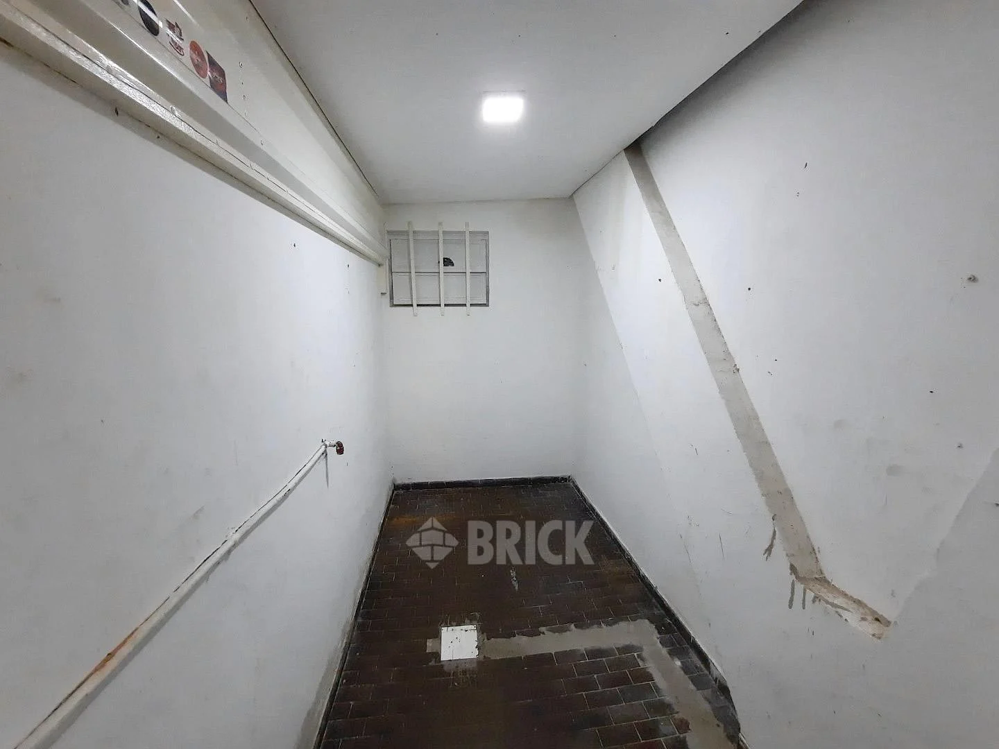 LOCAL A LA CALLE EN SARMIENTO AL 1500 - 50 M2 PATIO TOILETTE