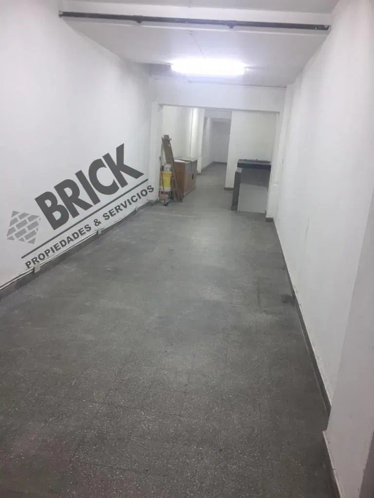 LOCAL A LA CALLE APTO TODO DESTINO EN PASO Y AV. CORDOBA - SOTANO 2 BAÑOS COMPARTIMENTADOS 8