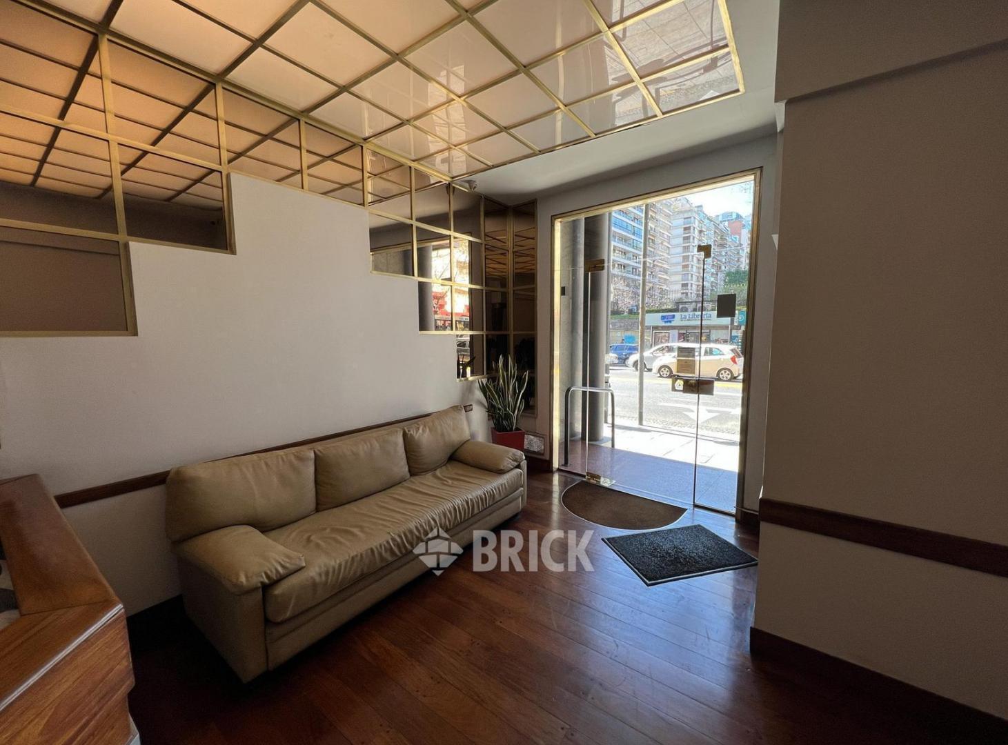 (AMOB Y EQUIP) AV. LAS HERAS AL 2500 - CONTRAFRENTE 38 M2 IMPEC BALCON T/SOL APTO PROFESIONAL