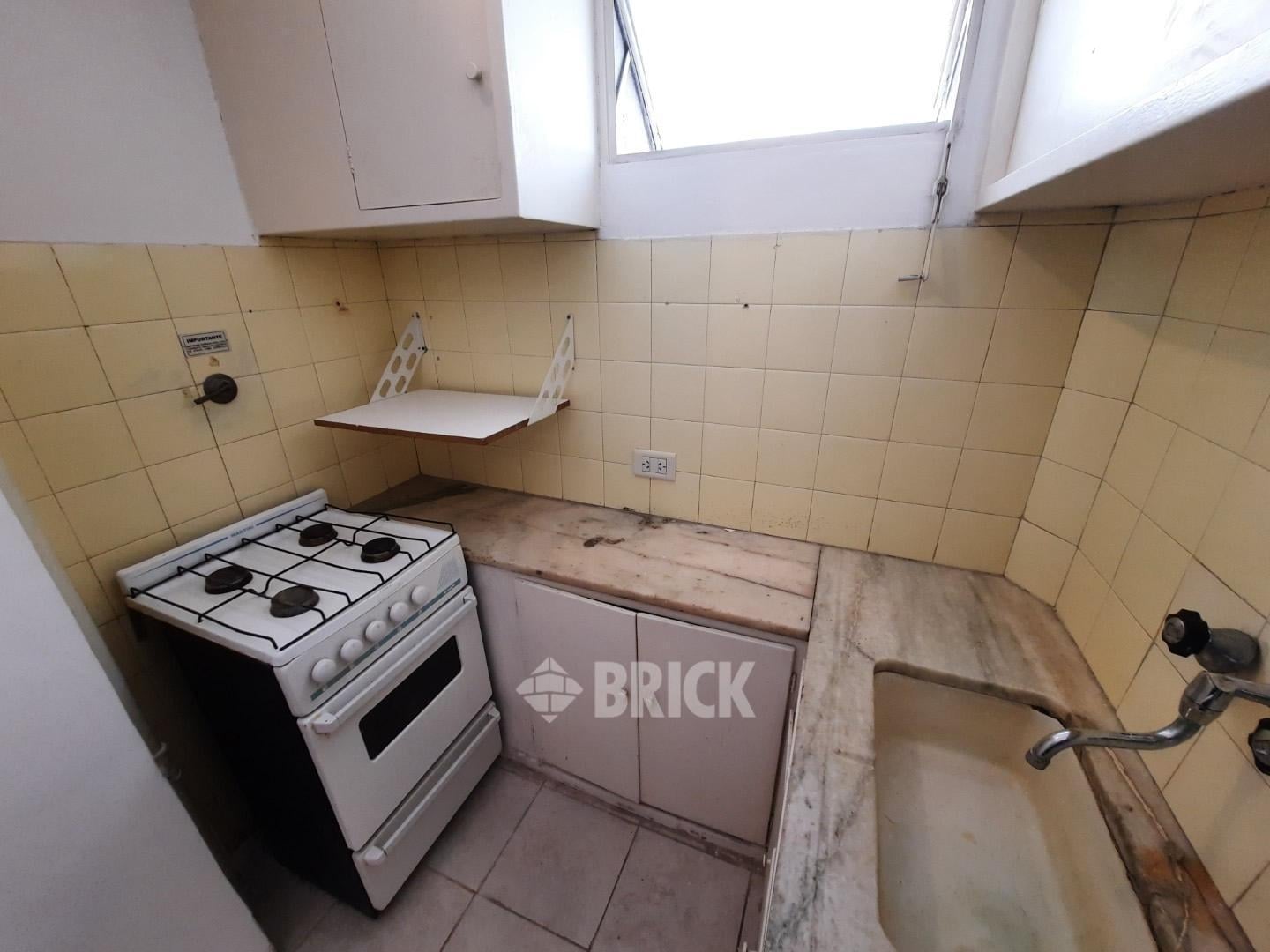 AV. SANTA FE AL 3300 - TODO SOL BAÑO Y COCINA COMPLETOS