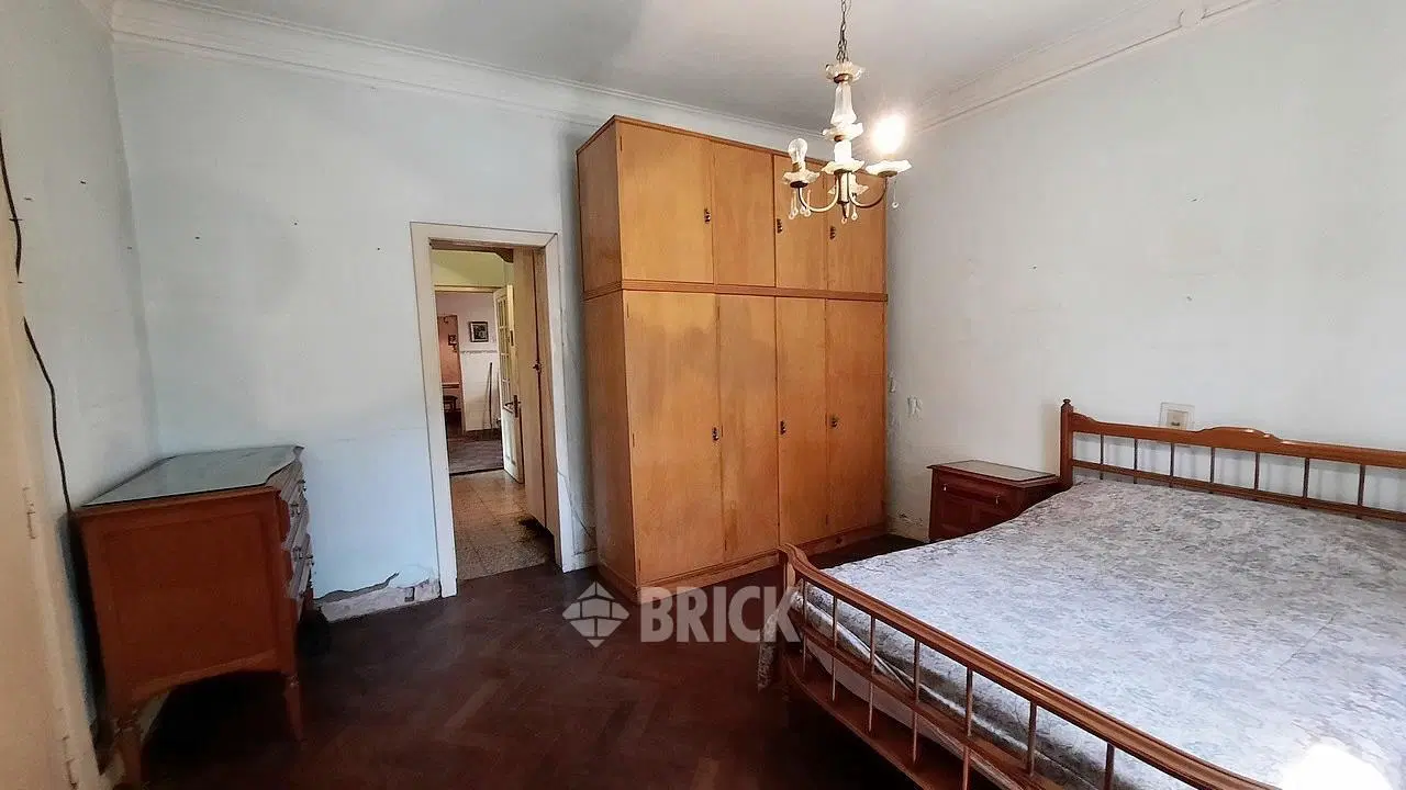 CASA TIPO CHALET COLONIAL EN ESPECT LOTE DE 20X35.35 MTS - 707 M2 DE LOTE GRAN PARQUE ARBOLADO 5