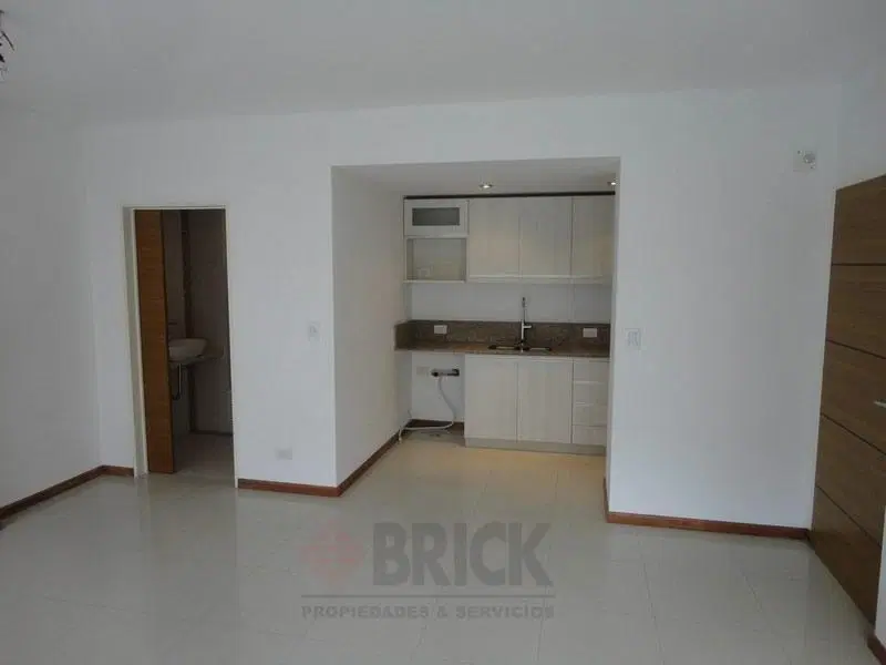 SEMIPISO DIVISIBLE EN ACHAVAL AL 300 - IMPECABLE BALCON TODO SOL APTO PROFESIONAL 2