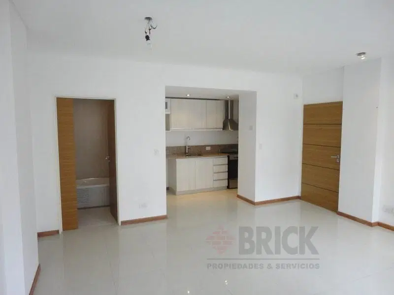 SEMIPISO DIVISIBLE EN ACHAVAL AL 300 - IMPECABLE BALCON TODO SOL APTO PROFESIONAL 3