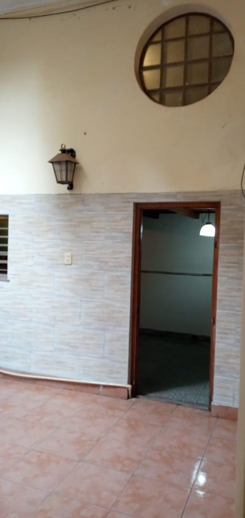 Foto de PH S/EXP EN SARANDI AL 100 - 71 M2 TOT CONTRAFRENTE AMPLIO PATIO IMPECABLE TODO SOL, imagen 2