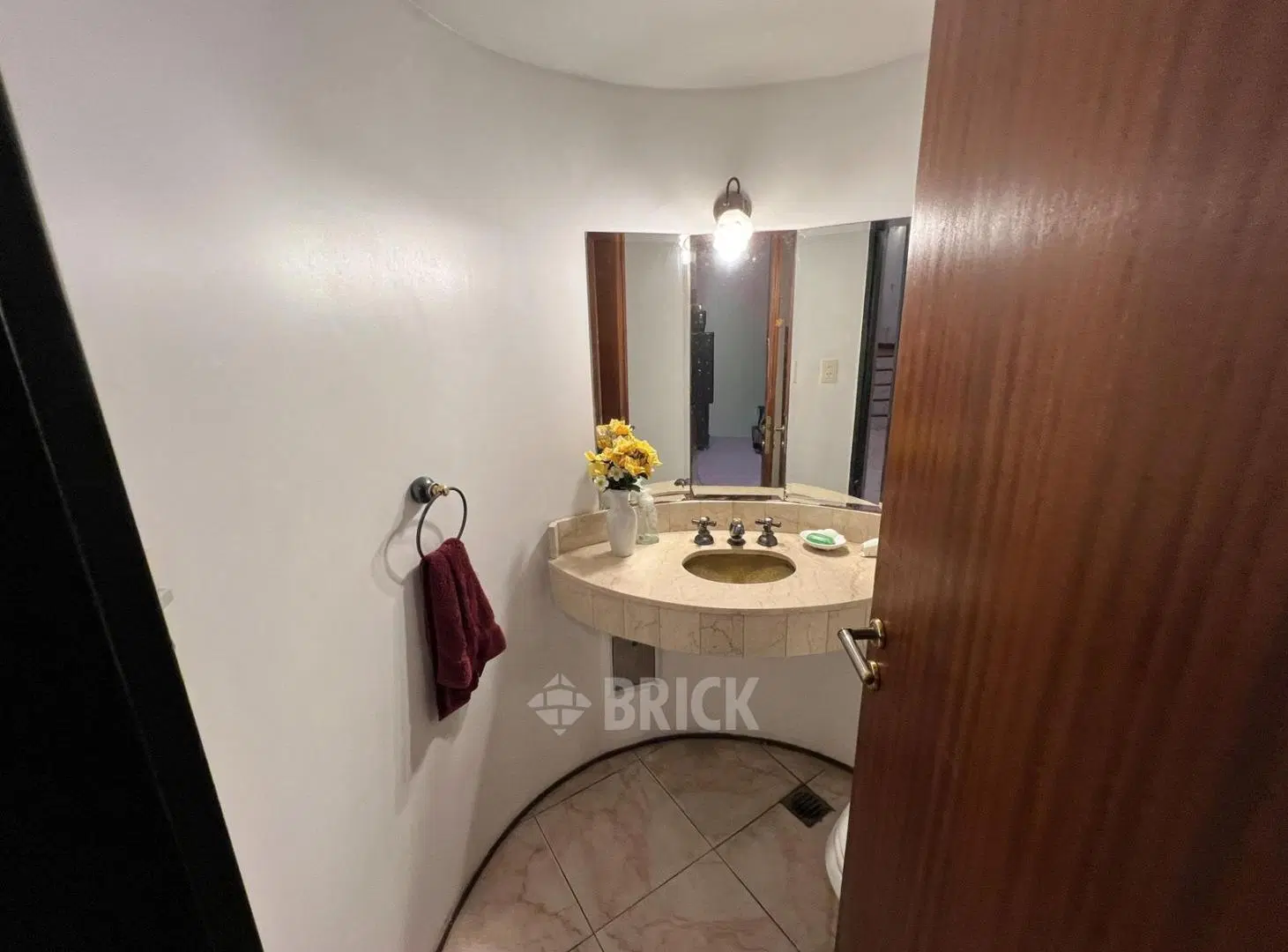 ESPECT CASA EN COCHABAMBA AL 2700 - GARAGE P/2 AUTOS ESPECT PISCINA CLIMATIZADA JARDIN PTIO QUINCHO 2