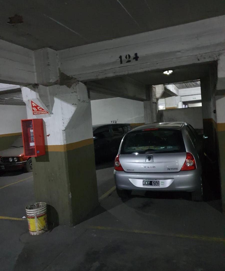 Foto de 5 COCHERAS FIJAS CUBIERTAS EN AV. RIVADAVIA Y AV. BOYACA - 11 M2 CADA, imagen 1
