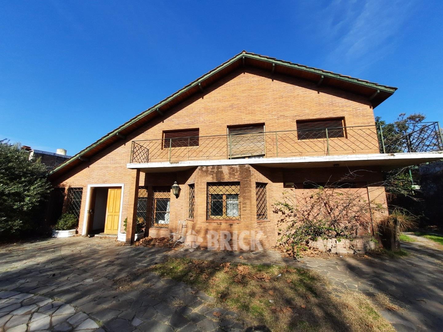 Foto de ESPECTACULAR CHALET EN SAENZ AL 800 - 500 M2 CUBIERTOS GRAN PQUE QCHO, imagen 1