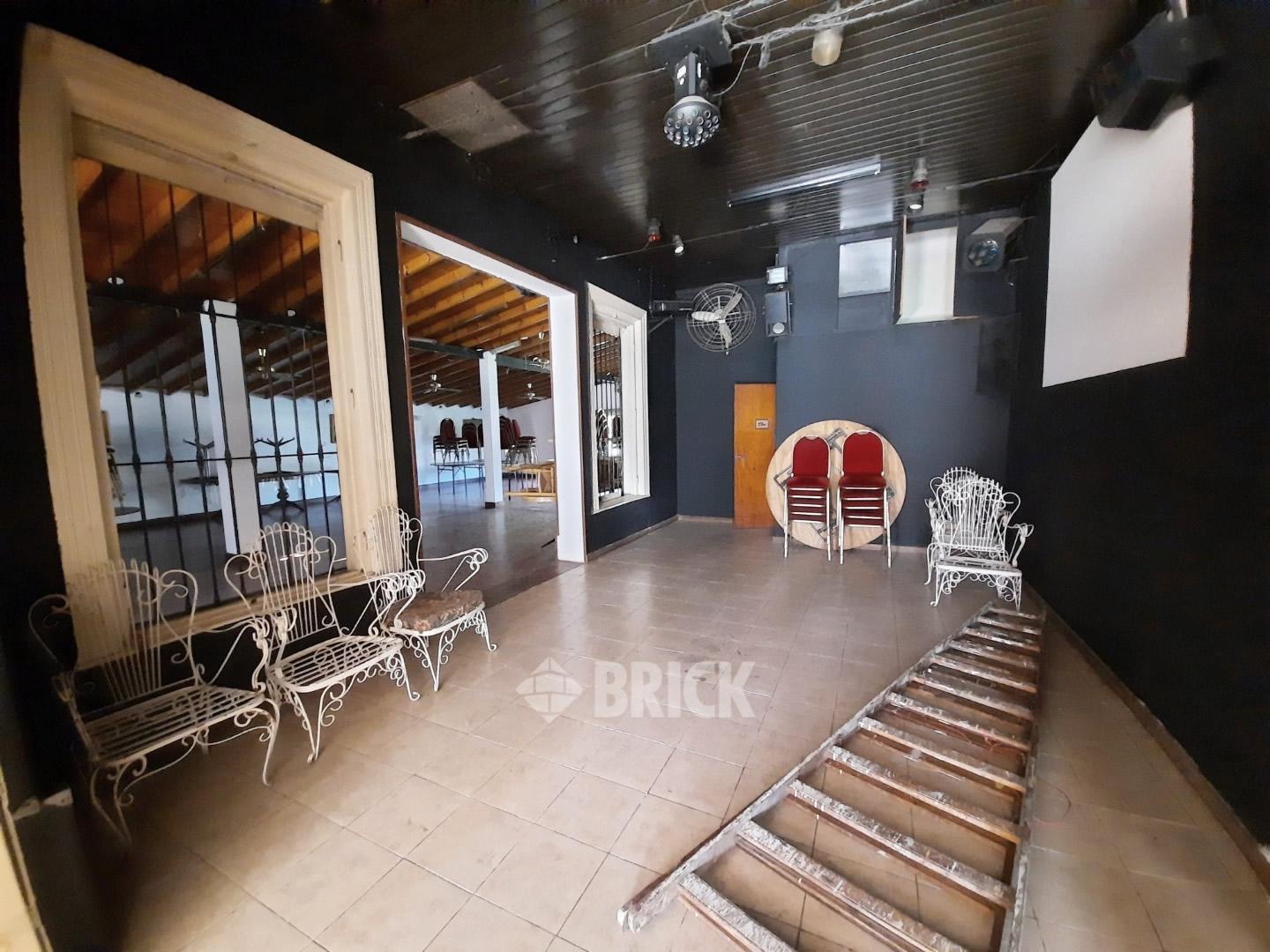 Foto de ESPECTACULAR CHALET EN SAENZ AL 800 - 500 M2 CUBIERTOS GRAN PQUE QCHO, imagen 4