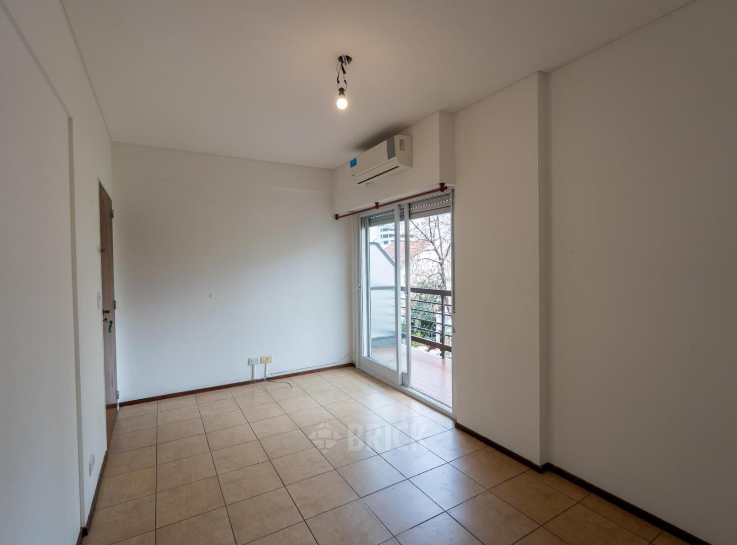 Foto de MORELOS AL 600 - T/AL FRENTE EN ESQUINA 36 M2 IMPEC BALCON T/SOL APTO, imagen 1