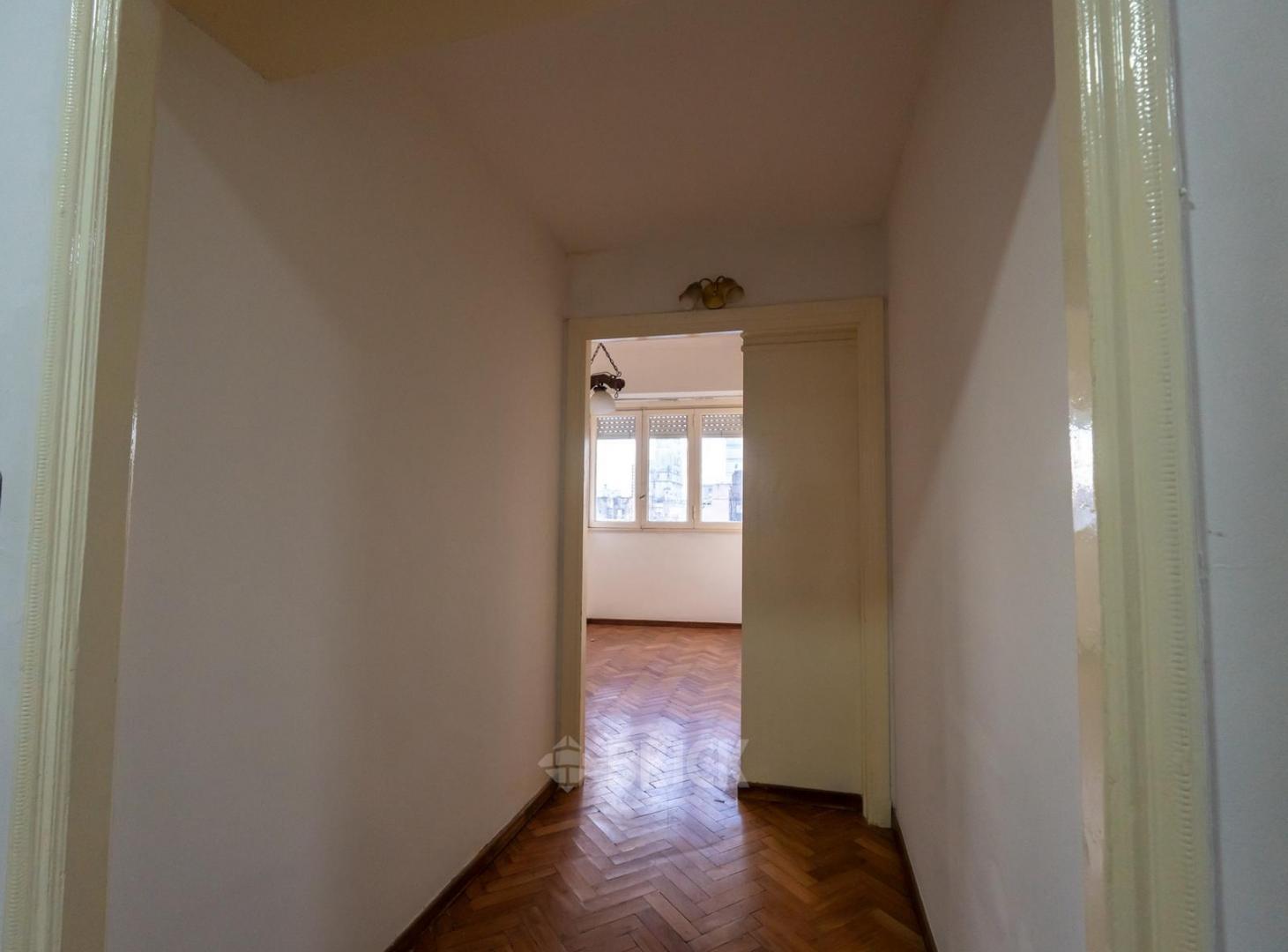 Foto de AV. RIVADAVIA AL 2500 - FRENTE IMPECABLE VISTA ABIERTA TODO SOL APTO, imagen 5