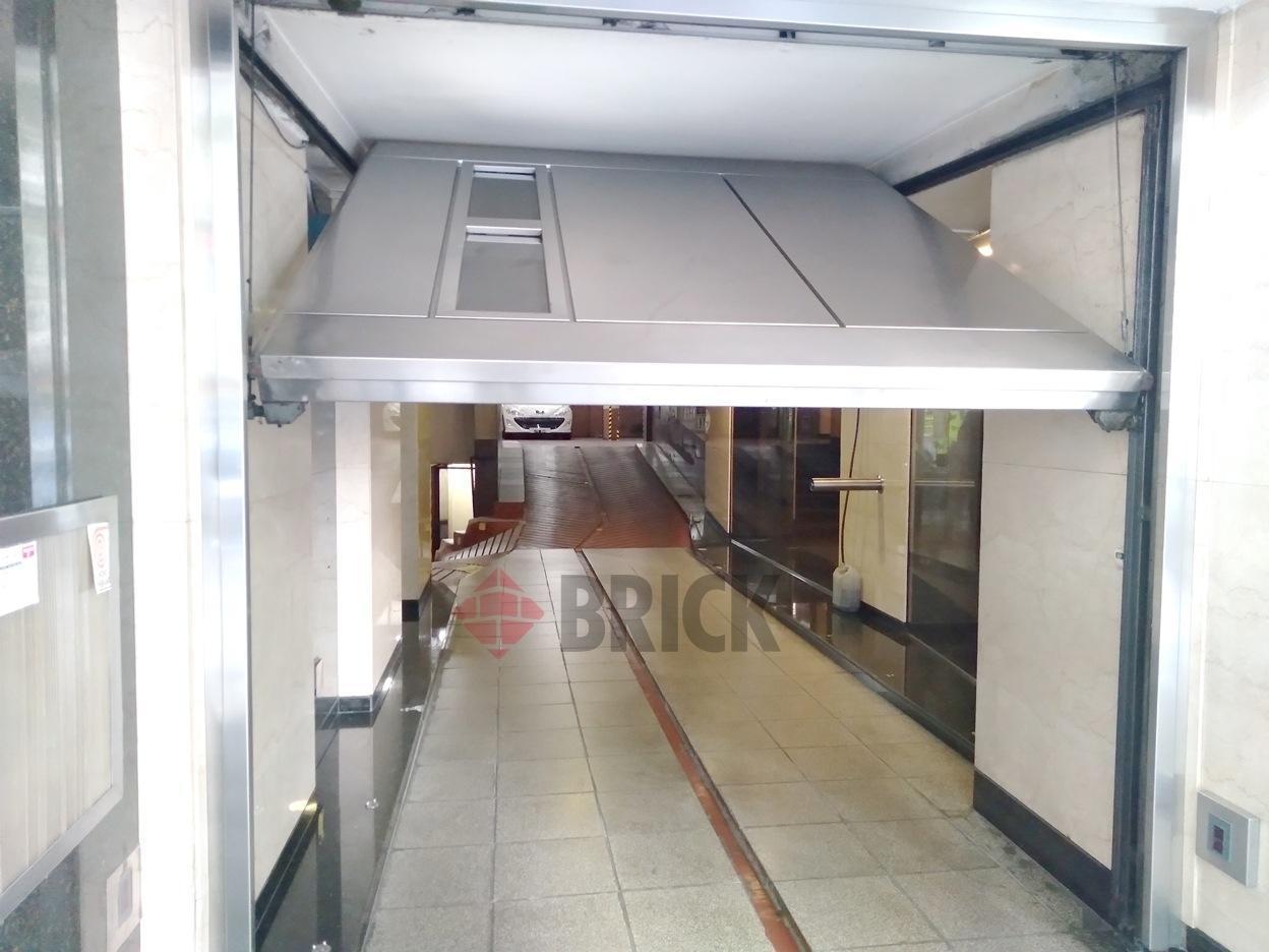 Foto de COCHERA FIJA CUBIERTA EN AV. PUEYRREDON AL 1900 - 11 M2 VIGILANCIA LAS, imagen 2