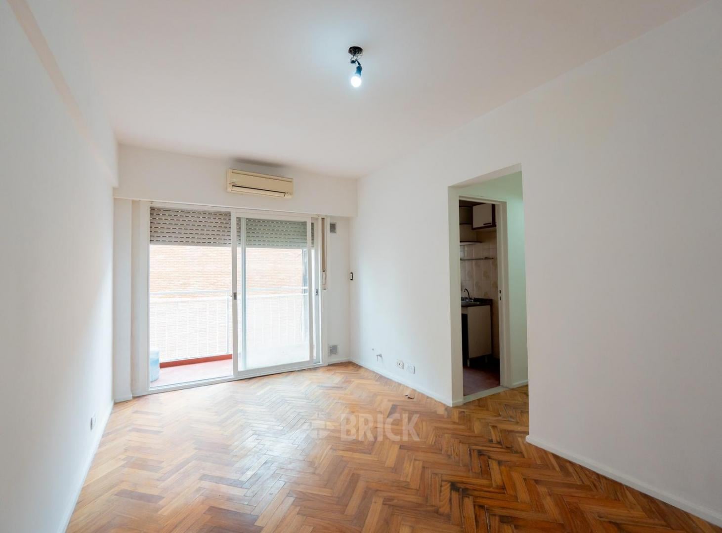 Foto de AV. AVELLANEDA AL 1800 - IMPECABLE BALCON TODO SOL, imagen 1