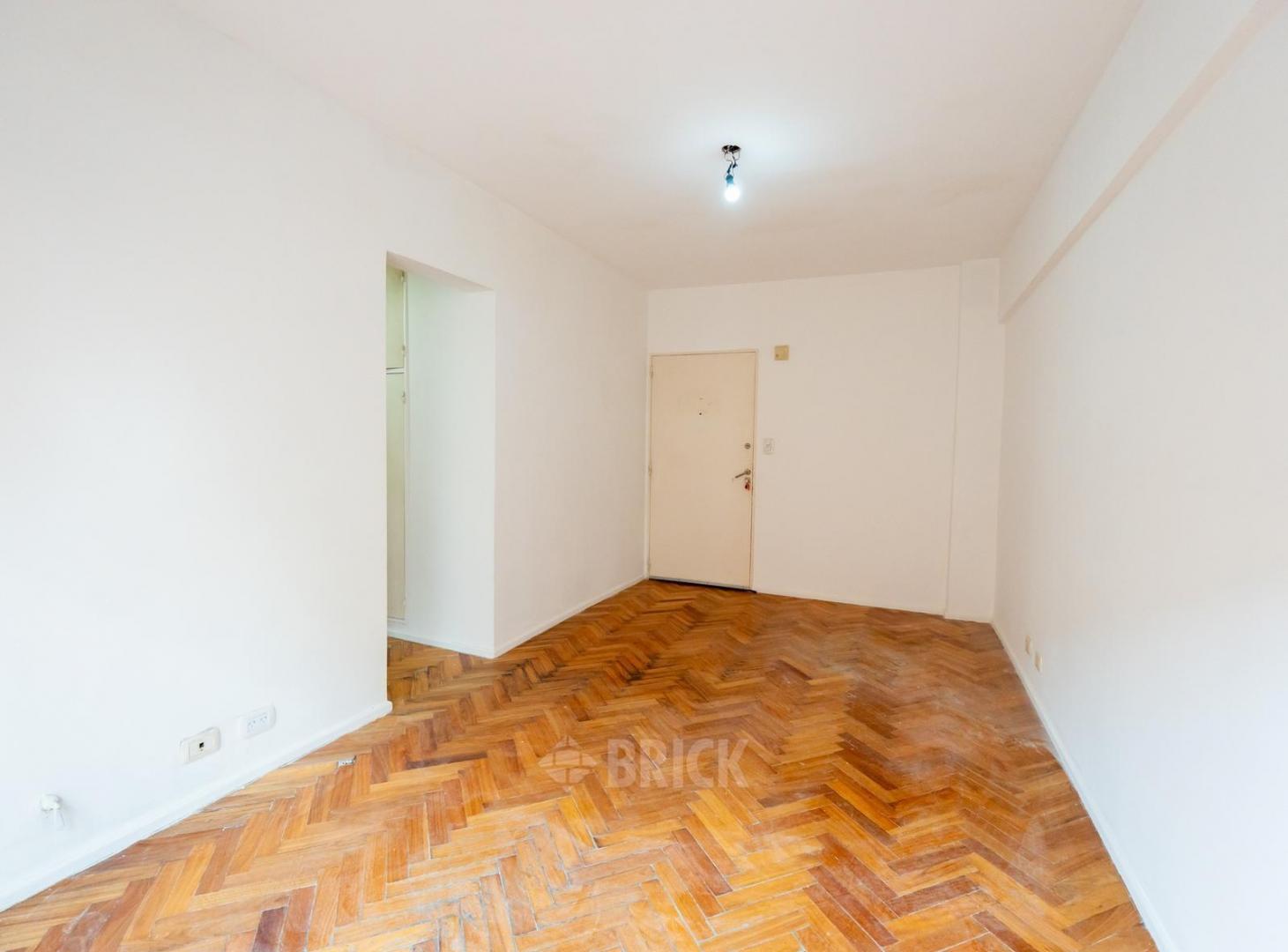 Foto de AV. AVELLANEDA AL 1800 - IMPECABLE BALCON TODO SOL, imagen 2