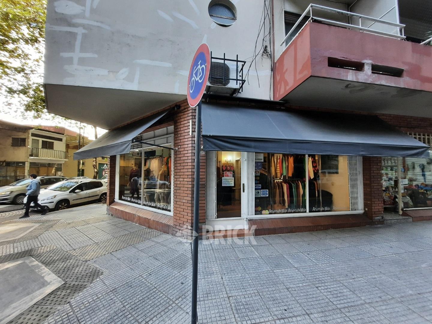 Foto de LOCAL A LA CALLE CON TODO VIDRIERA EN ESQUINA EN ACUÑA DE FIGUEROA AL, imagen 2