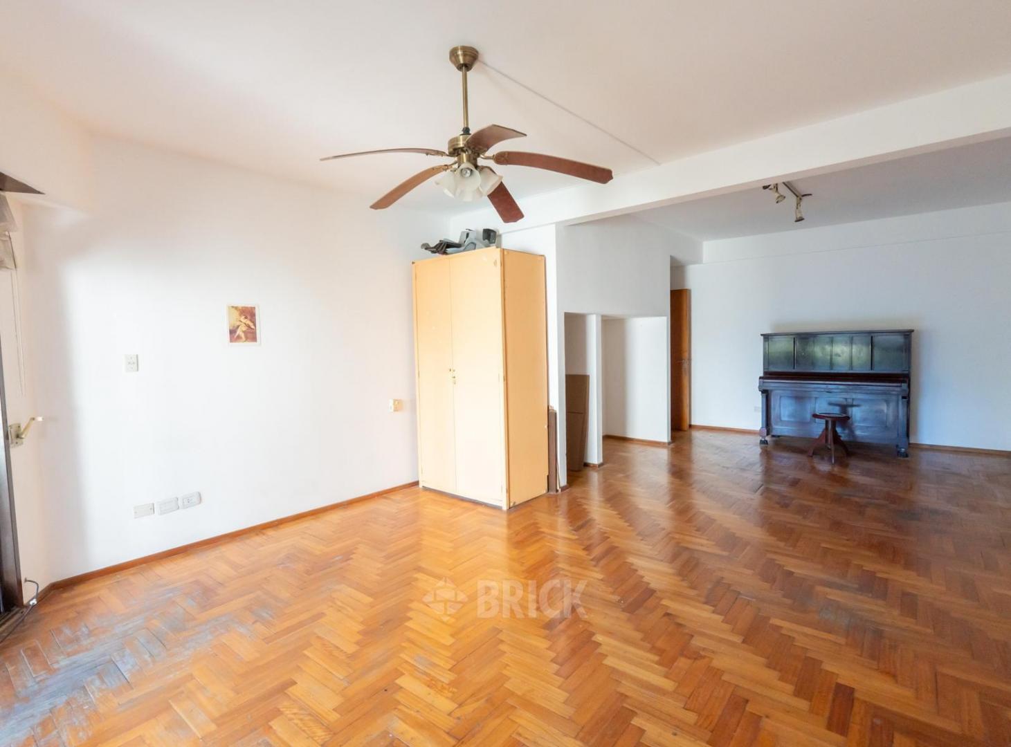 Foto de DUPLEX EN PH EN REPETTO AL 400 - 244 M2 2 COCHERAS FRENTE Y CFTE 3, imagen 4