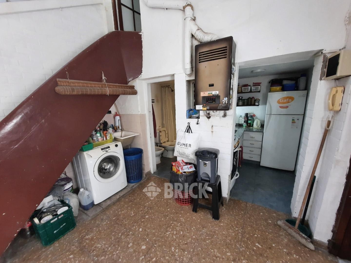 Foto de PH SIN EXPENSAS EN AV. BELGRANO AL 3300 - TODO A NUEVO 74 M2 PATIO, imagen 5