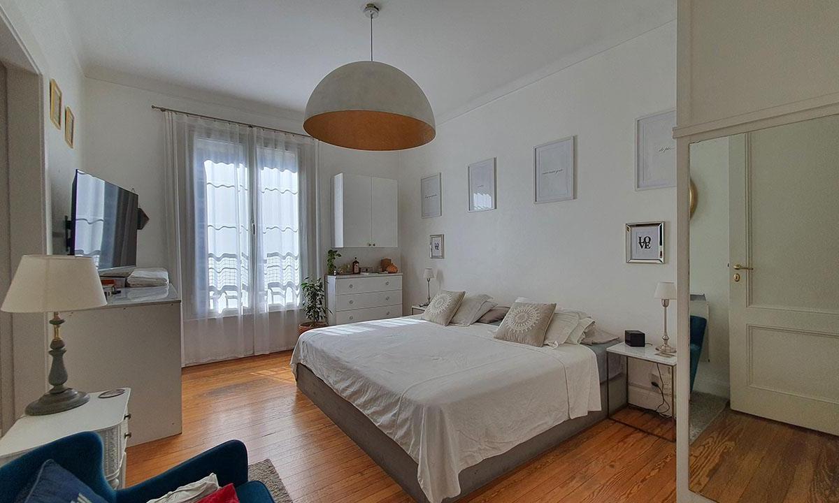 Edificio Francés, Piso Impecable!, Muy Luminoso, Sol, 3 Dormitorios, Toilette.