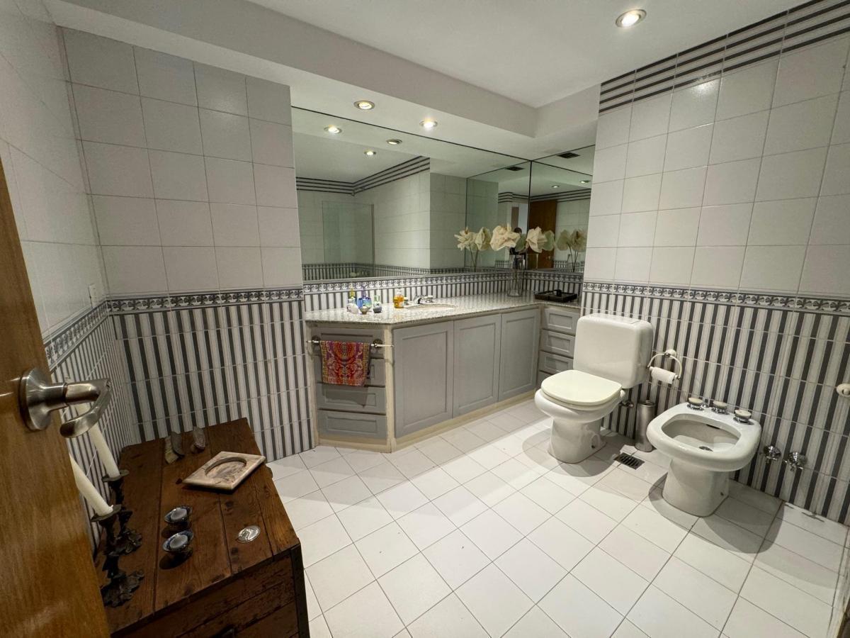 Balcón Terraza, 2 Suites, Toilette, 2 Cocheras Fijas + 6 de Cortesía, Vig. 24hrs 2