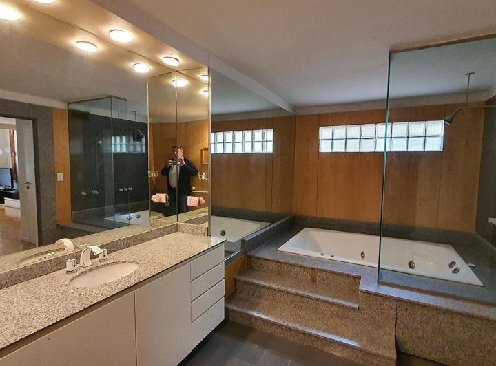 LOFT, Vig 24Hrs,Techos altos , Todo luz, 2 Cocheras Fija.