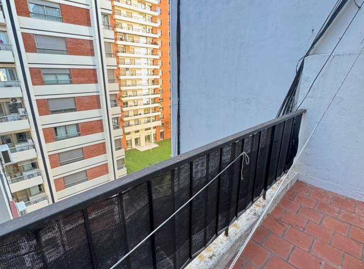 Contra - Frente a Balcón