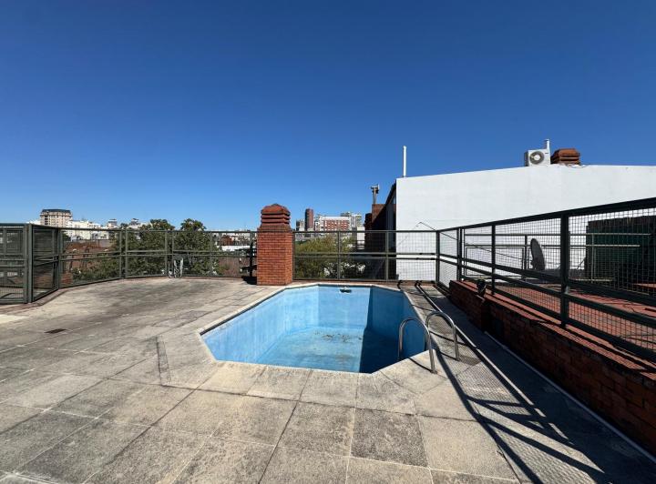 Jardín,Pileta,Parrilla. 5 Dormitorios en Suite,2 cocheras Fijas. 3