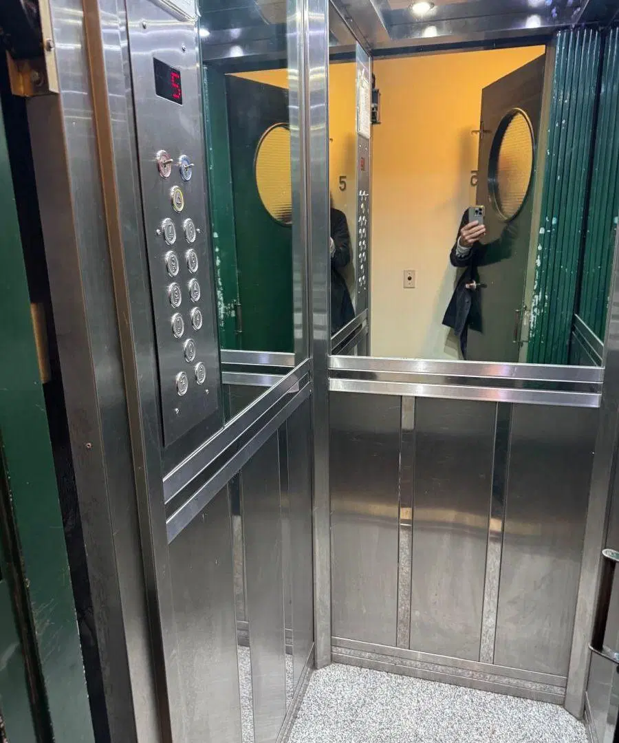 Despacho, Recepción, 1 Baño. 4