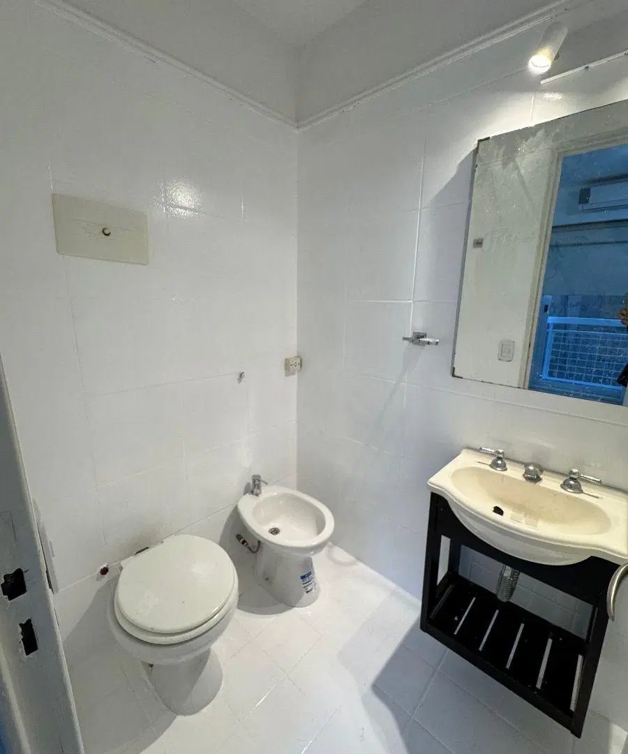 Mono-ambiente Dividido! Baño completo. 2