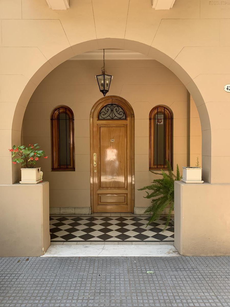 Casa Cinco Ambientes en Venta San Martin 2
