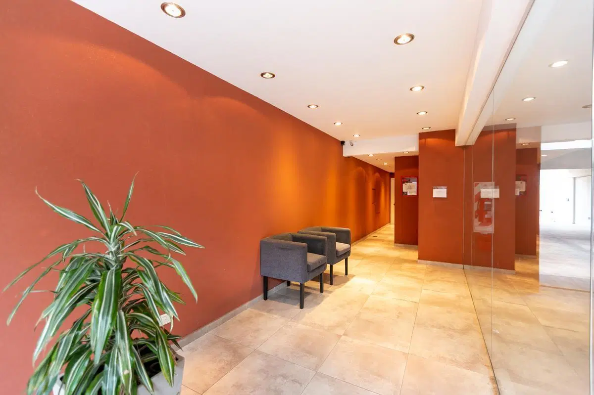 Venta Departamento 3 ambientes con cochera Villa Ballester .- 2