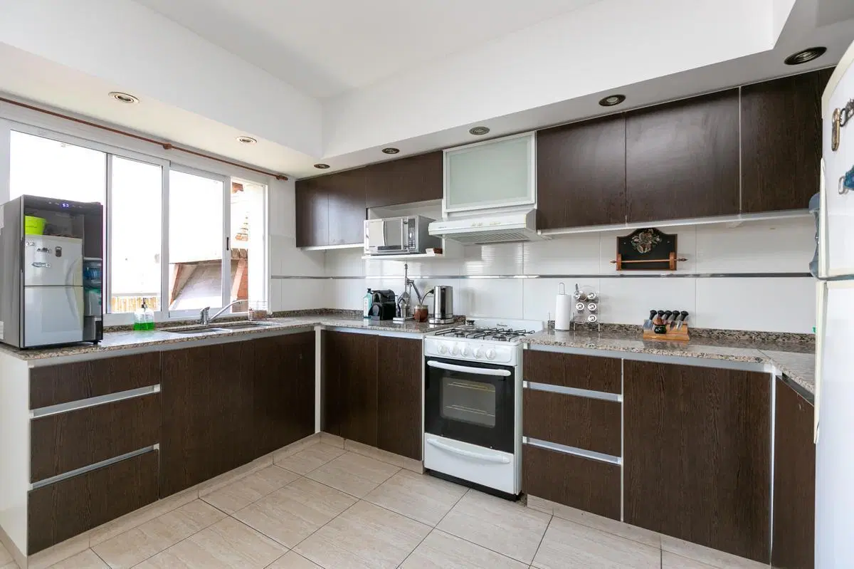 Venta Departamento 3 ambientes con cochera Villa Ballester .- 3