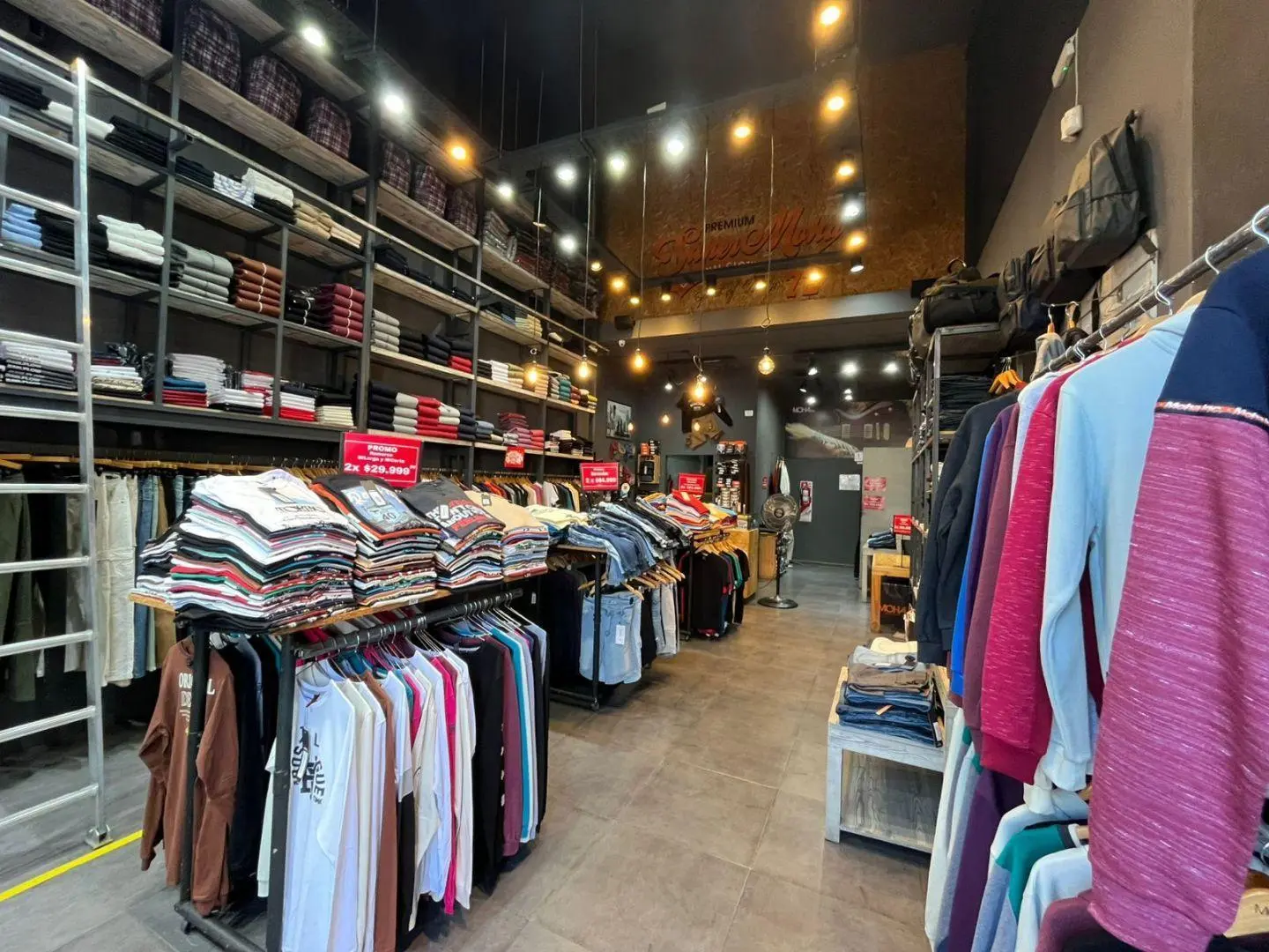 Local en excelente zona comercial de grandes dimensiones!! 2